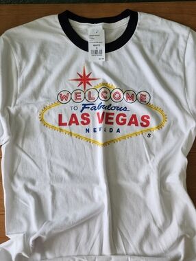 NWT- Unisex Welcome to Fabulous Las Vegas Nevada T Shirt Size Small